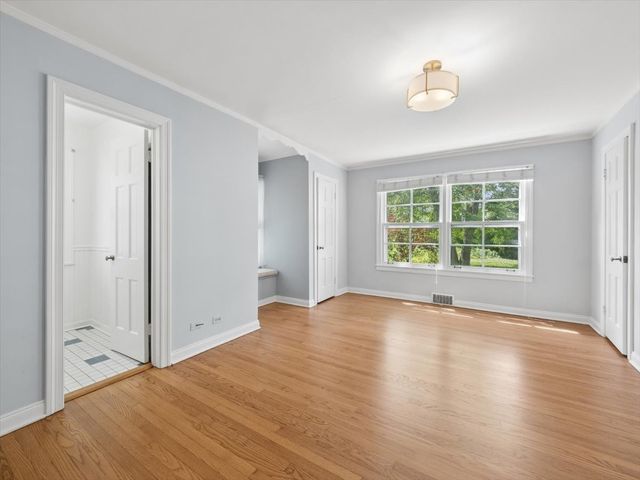 904 S 2nd Avenue, Des Plaines, IL 60016