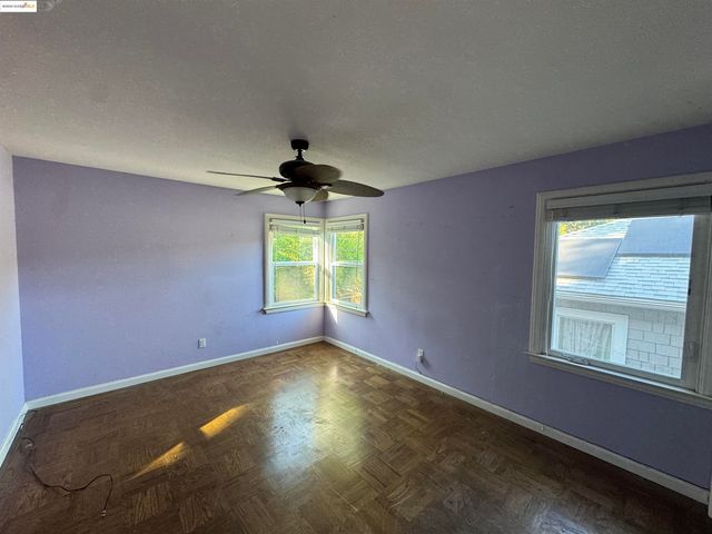 2701 Oliver Ave, Oakland, CA 94605