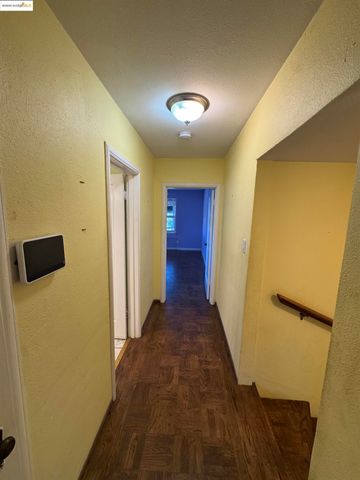 2701 Oliver Ave, Oakland, CA 94605