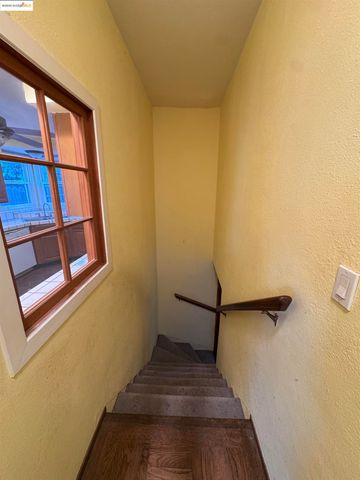 2701 Oliver Ave, Oakland, CA 94605