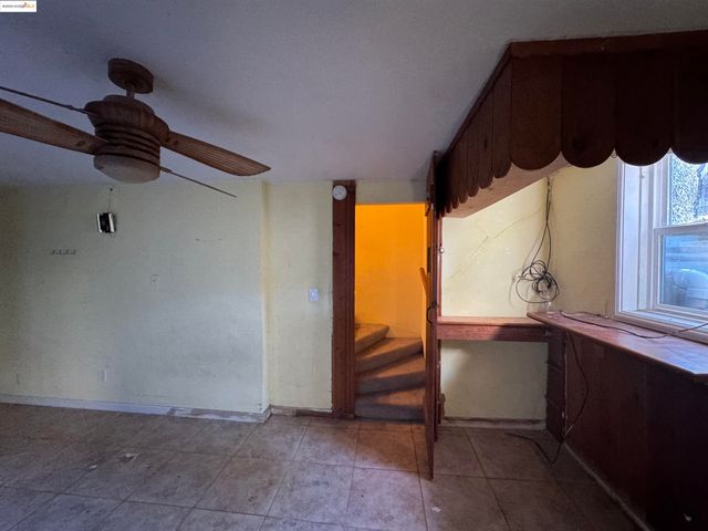 2701 Oliver Ave, Oakland, CA 94605