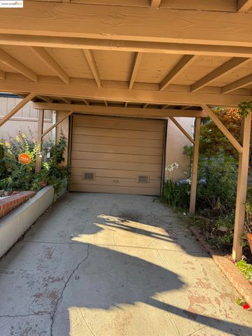 2701 Oliver Ave, Oakland, CA 94605