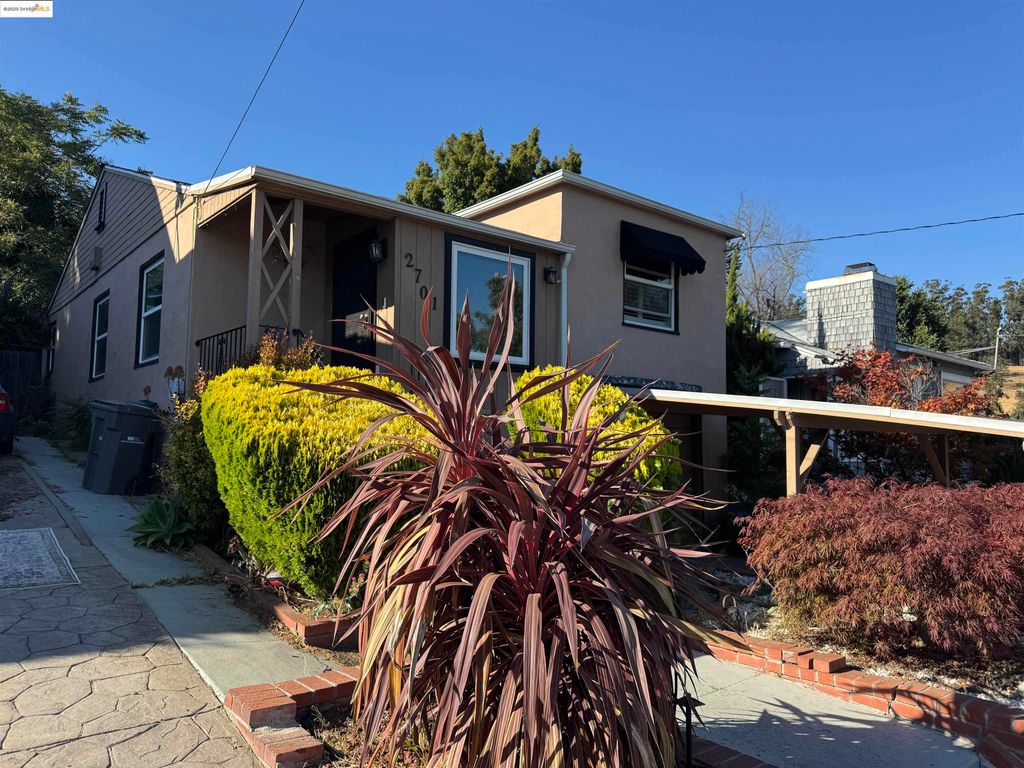 2701 Oliver Ave, Oakland, CA 94605
