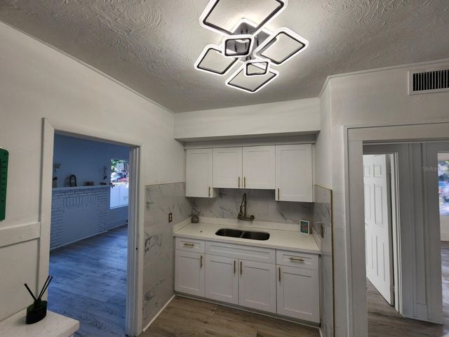 1311 11TH AVENUE S, St Petersburg, FL 33705