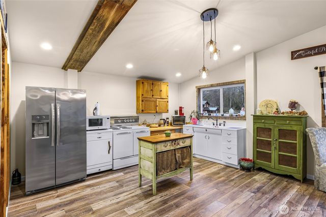 3772 E Hoff Road, Everson, WA 98247