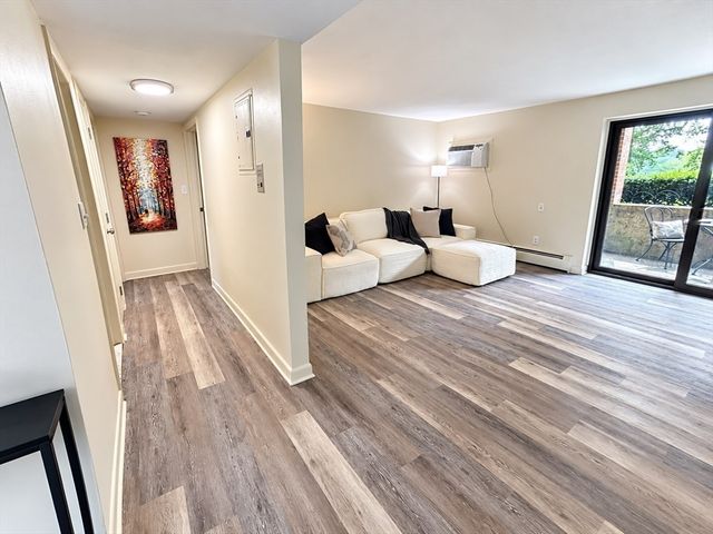 72 Charles River Rd C, Waltham, MA 02453