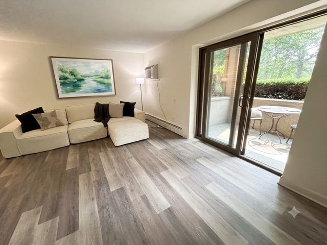 72 Charles River Rd C, Waltham, MA 02453