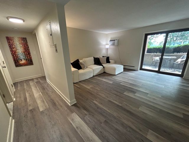 72 Charles River Rd C, Waltham, MA 02453