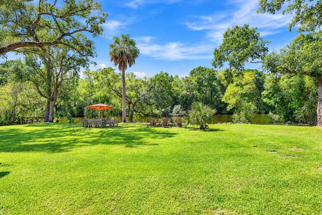 2204 Forest Lakes Boulevard, Charleston, SC 29414
