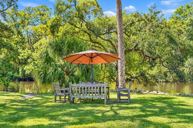 2204 Forest Lakes Boulevard, Charleston, SC 29414