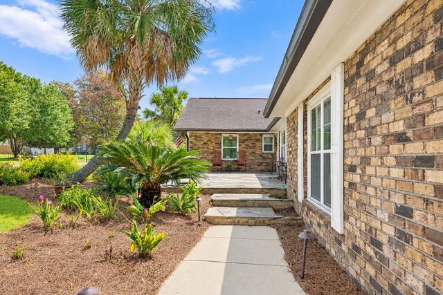 2204 Forest Lakes Boulevard, Charleston, SC 29414