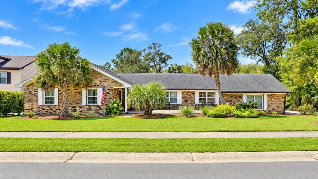 2204 Forest Lakes Boulevard, Charleston, SC 29414