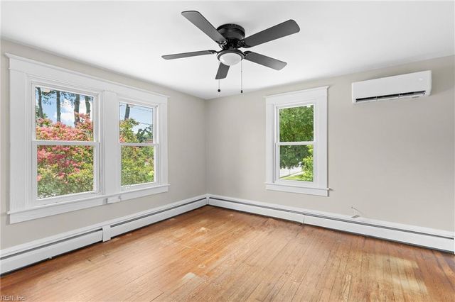 149 Beach RD, Hampton, VA 23664