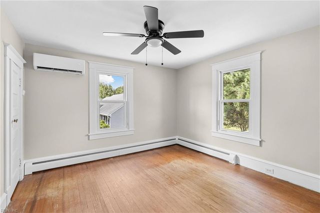 149 Beach RD, Hampton, VA 23664