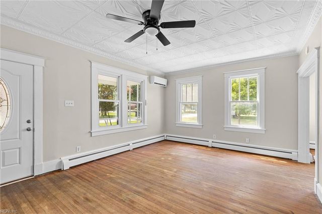 149 Beach RD, Hampton, VA 23664