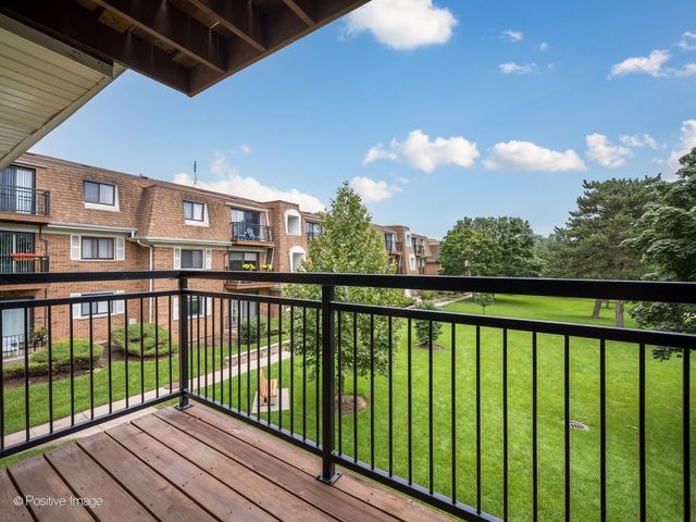 4136 Cove Lane E, Glenview, IL 60025