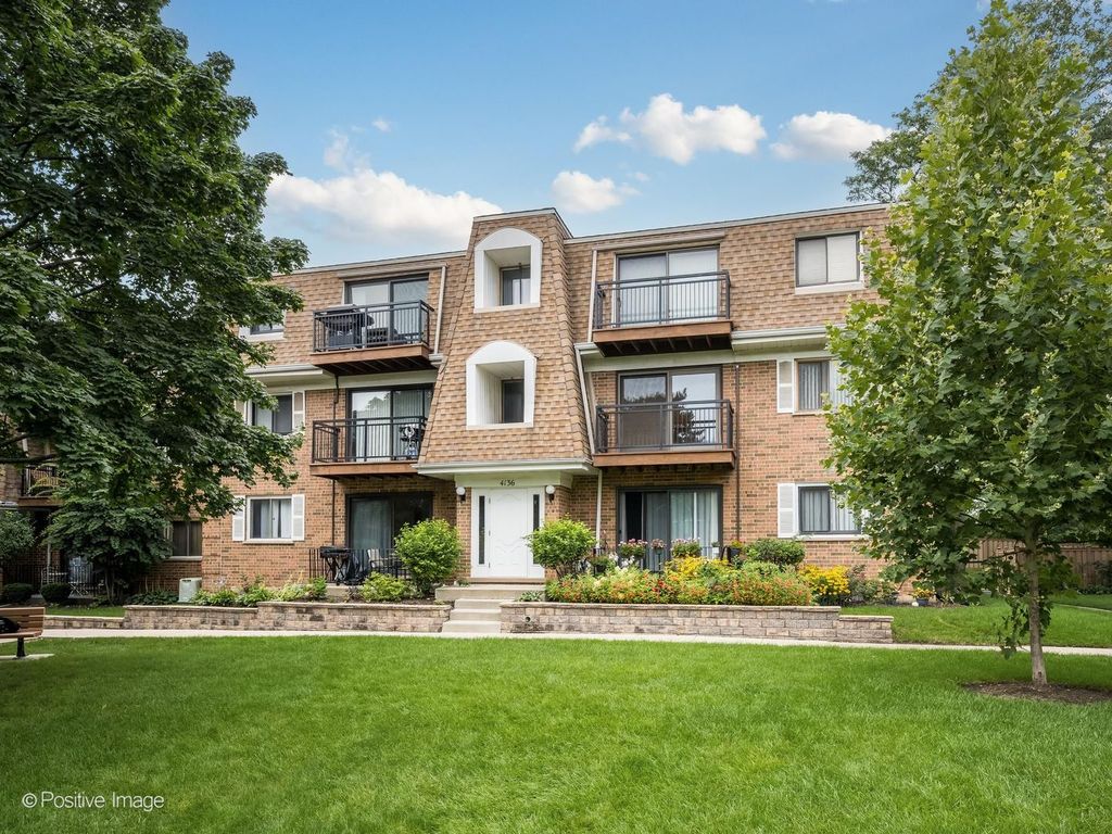 4136 Cove Lane E, Glenview, IL 60025