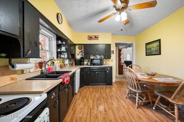 9802 Independence School Rd, Louisville, KY 40291