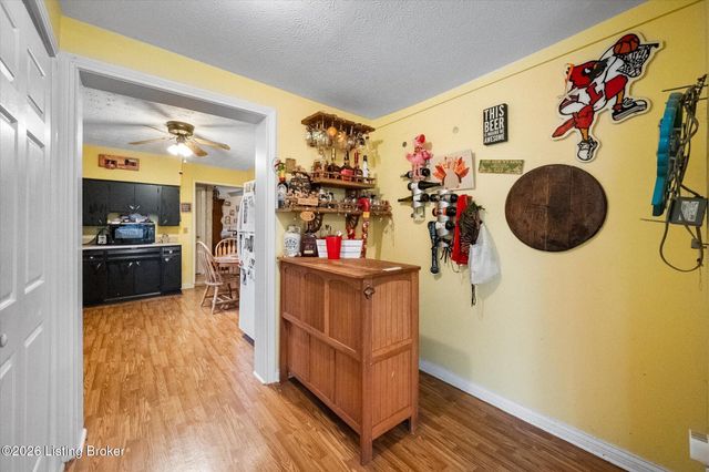 9802 Independence School Rd, Louisville, KY 40291