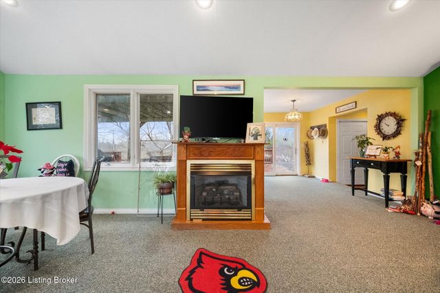 9802 Independence School Rd, Louisville, KY 40291