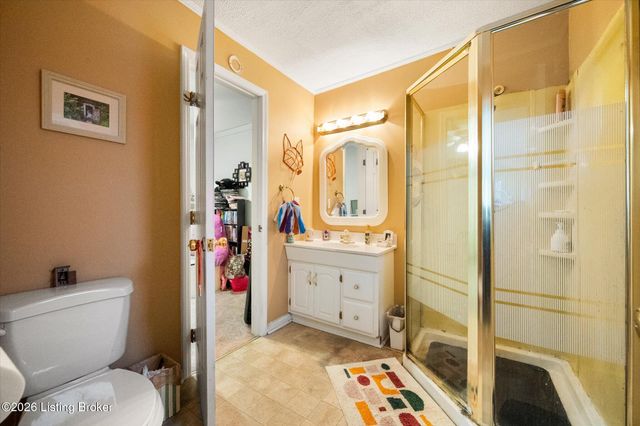 9802 Independence School Rd, Louisville, KY 40291