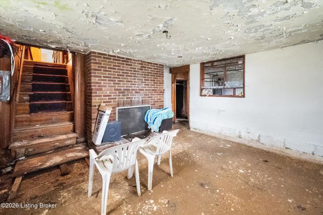 9802 Independence School Rd, Louisville, KY 40291