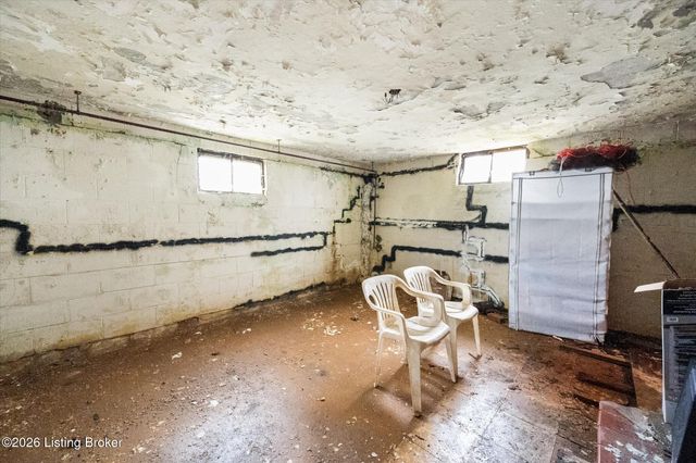 9802 Independence School Rd, Louisville, KY 40291