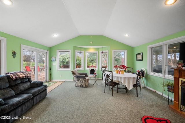 9802 Independence School Rd, Louisville, KY 40291