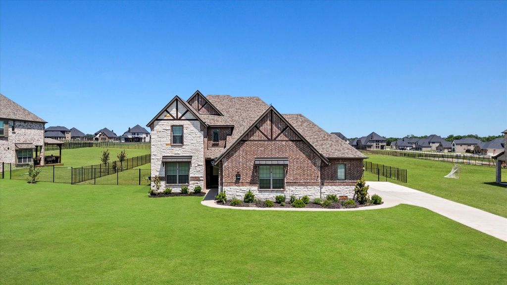 1263 W Farmington Road, Van Alstyne, TX 75495