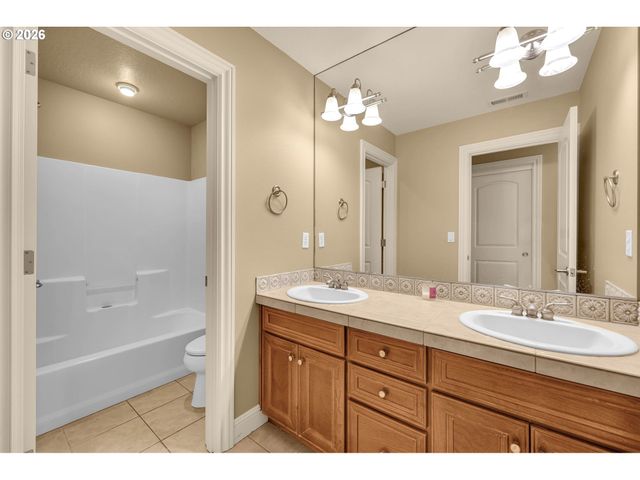 2573 34TH St, Washougal, WA 98671