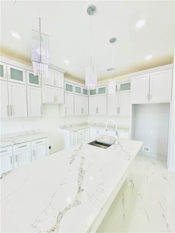 2317 N Woody Street, Edinburg, TX 78541