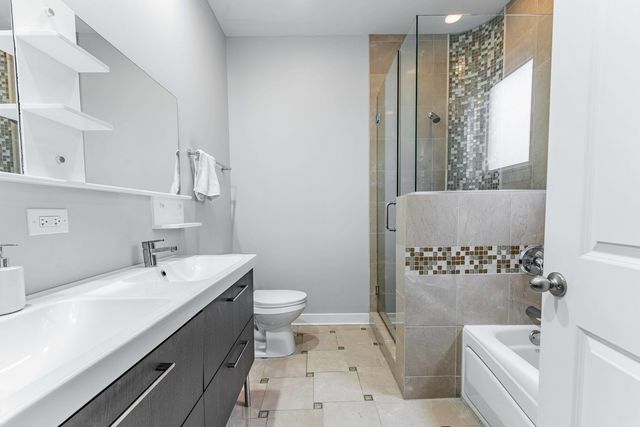 7930 W Grand Avenue 3W, Elmwood Park, IL 60707