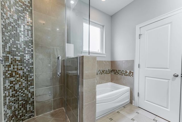 7930 W Grand Avenue 3W, Elmwood Park, IL 60707
