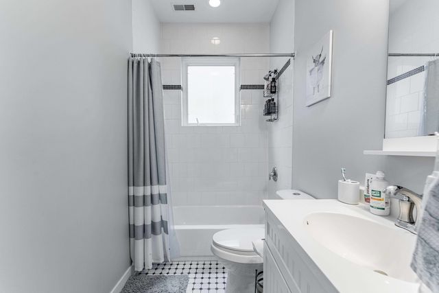 7930 W Grand Avenue 3W, Elmwood Park, IL 60707