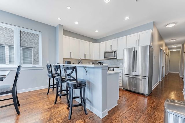 7930 W Grand Avenue 3W, Elmwood Park, IL 60707