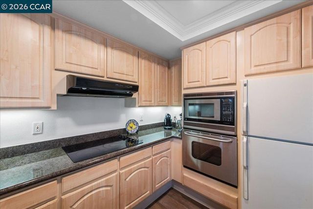 1317 Canyonwood Ct 4, Walnut Creek, CA 94595