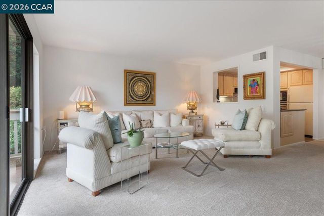 1317 Canyonwood Ct 4, Walnut Creek, CA 94595