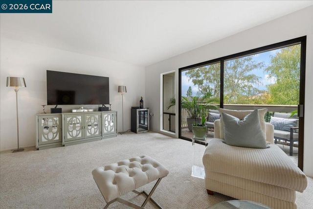 1317 Canyonwood Ct 4, Walnut Creek, CA 94595