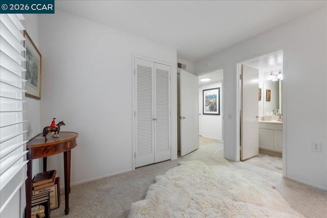 1317 Canyonwood Ct 4, Walnut Creek, CA 94595