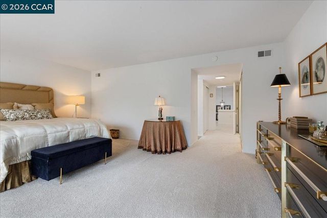 1317 Canyonwood Ct 4, Walnut Creek, CA 94595