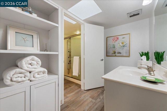 1317 Canyonwood Ct 4, Walnut Creek, CA 94595