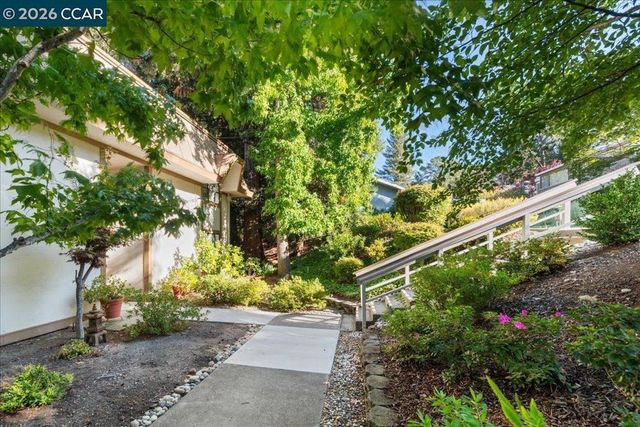 1317 Canyonwood Ct 4, Walnut Creek, CA 94595