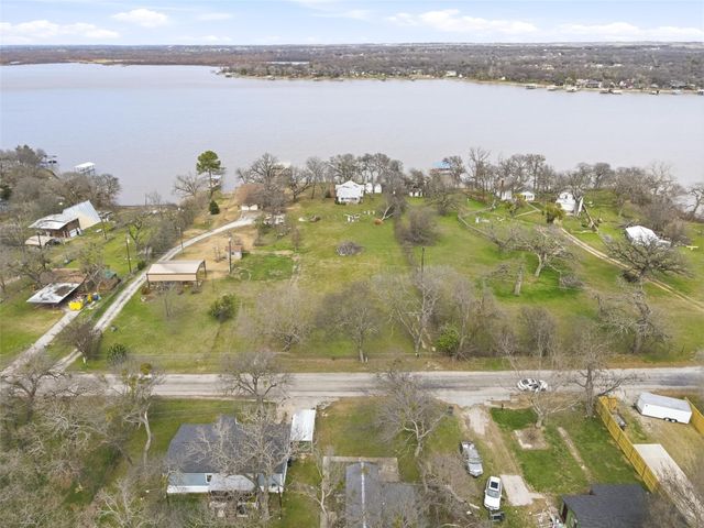 7000 Briar Road, Azle, TX 76020