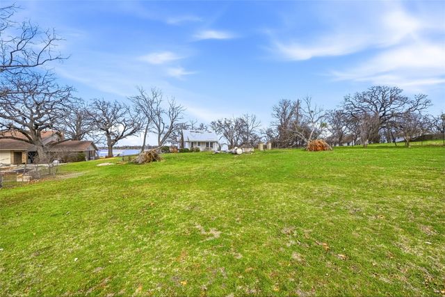 7000 Briar Road, Azle, TX 76020