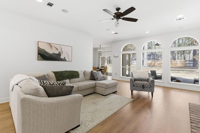 18 Tuckahoe, Hattiesburg, MS 39402