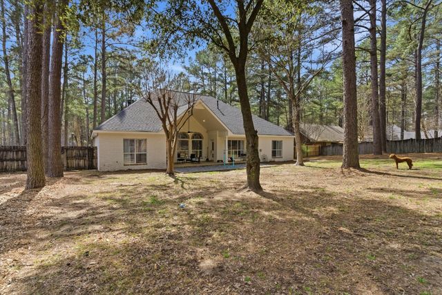 18 Tuckahoe, Hattiesburg, MS 39402