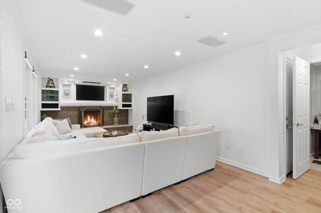 11324 Wood Creek Drive, Carmel, IN 46033