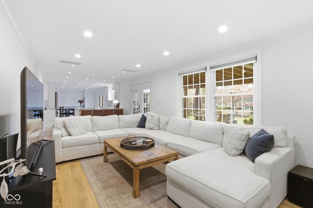 11324 Wood Creek Drive, Carmel, IN 46033