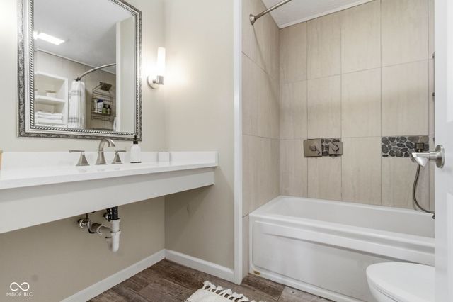 11324 Wood Creek Drive, Carmel, IN 46033