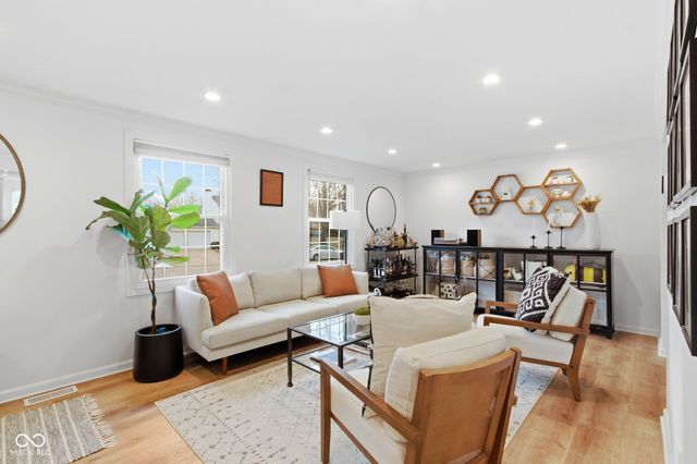 11324 Wood Creek Drive, Carmel, IN 46033